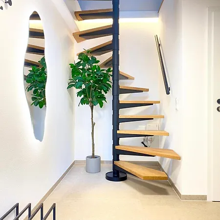 Loft Am I Balkon I Bergnaehe I Parken I Schloss Apartment