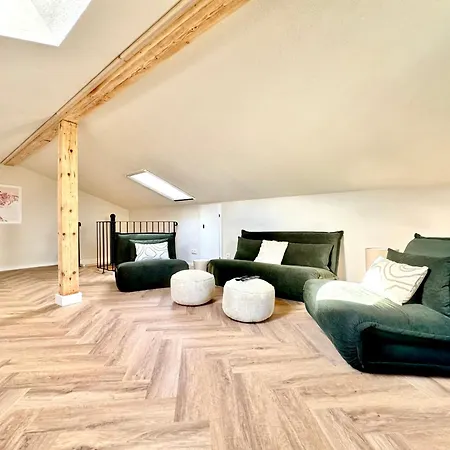 Loft Am I Balkon I Bergnaehe I Parken I Schloss